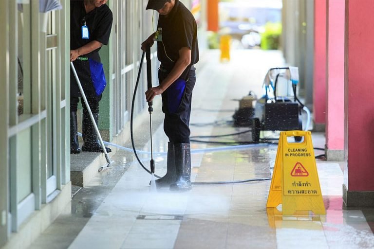 home-cleaning-companies-umm-al-quwain-body-b-211220220414-1024x640 (1)